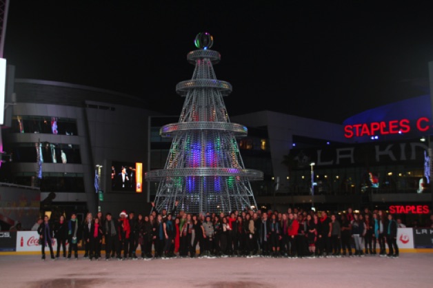 Choir skating and singing at 
LA King's Holiday on Ice event 
2010