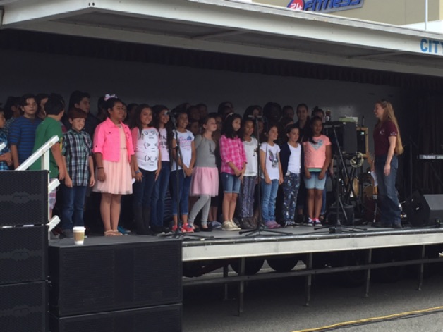 Elementary Choir 
Downey's Ride & Stride Event
2015